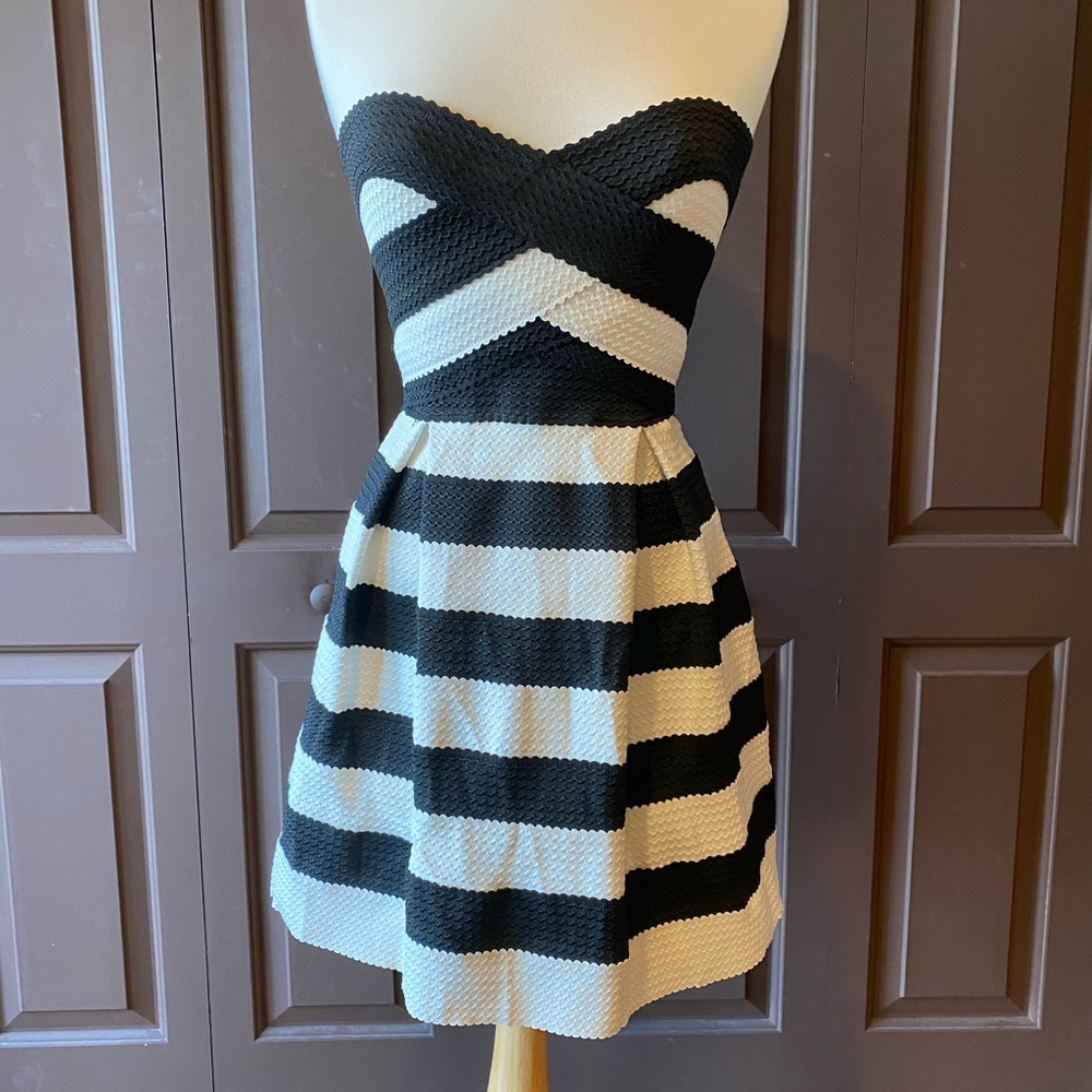 Strapless dress